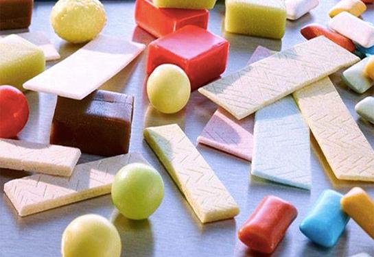 Machine pour fabrication de bonbon, stick gommes à mâcher